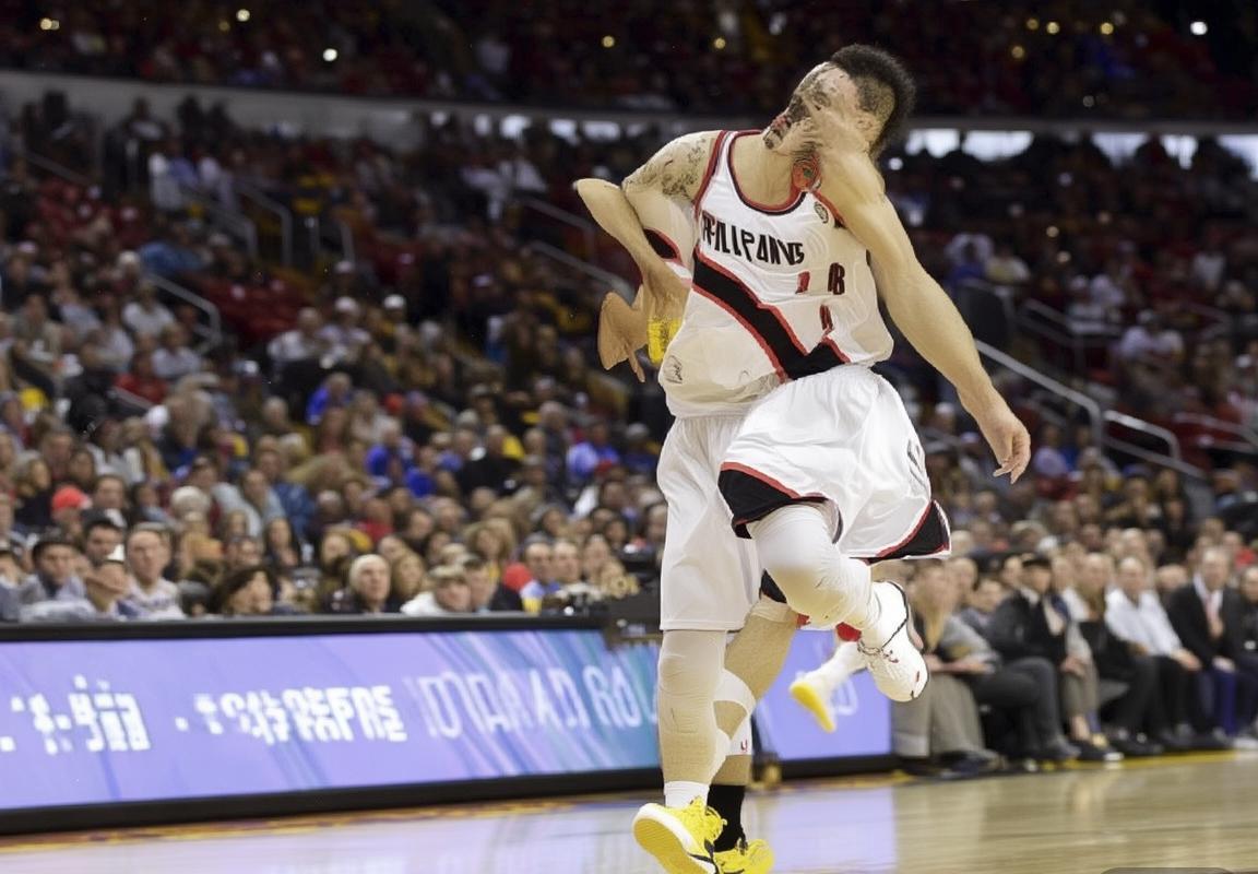 NBA季前赛：开拓者不敌勇士，中国球员杨瀚森表现平平需适应